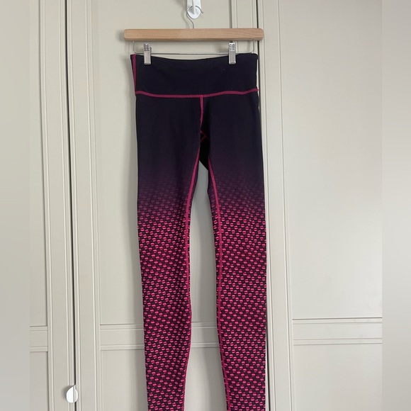 Lululemon Wunder Under Pant III *Full-On Luon
Deep Dive Dip Berry Rumble Black - Picture 8 of 13